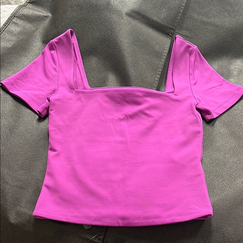 Babaton Contour Squareneck Shortsleeve T-shirt 2XS in Ube Purple